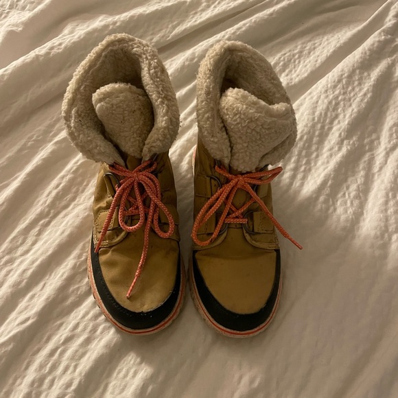 Sorel Cozy Carnival Boots - Picture 2 of 4